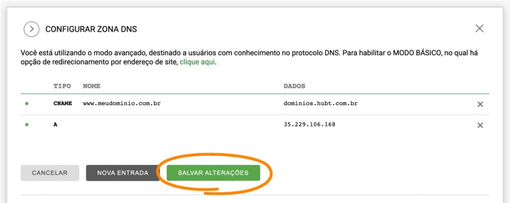 Imagem mostrando a opção de salvar alterações na configuração da zona DNS, com ícones representando um globo, um documento com texto e uma marca de verificação, simbolizando a funcionalidade de aplicar e confirmar mudanças feitas nos registros DNS de um domínio.